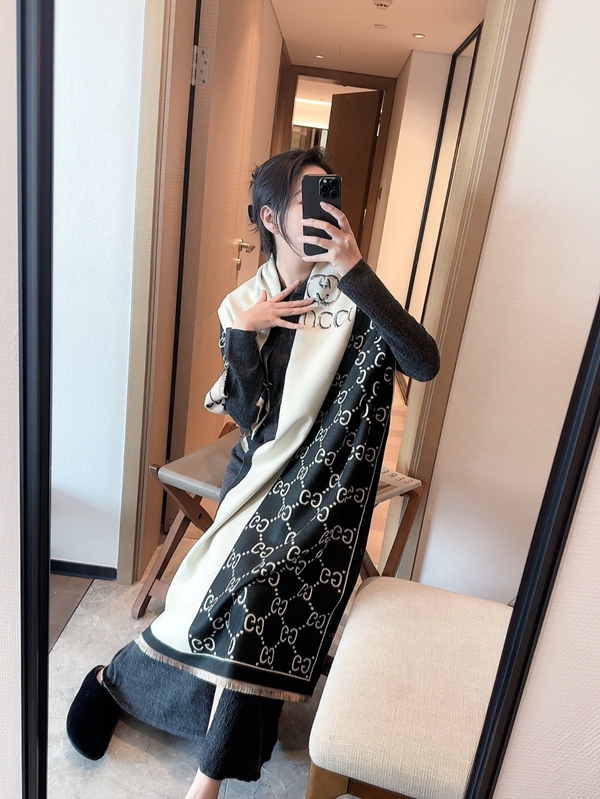 ブランドマフラー側面デザイン